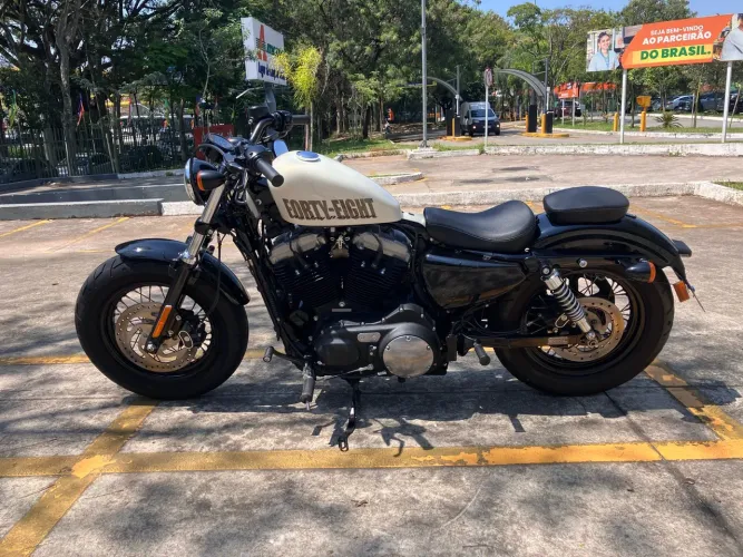 Harley Forty Height com apenas 5mil km sem detalhe