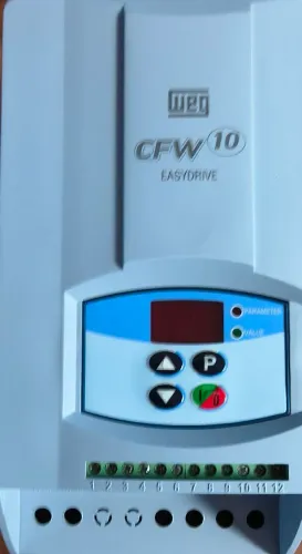 Inversor de frequência cfw10 220v saída 10A motor 3cv