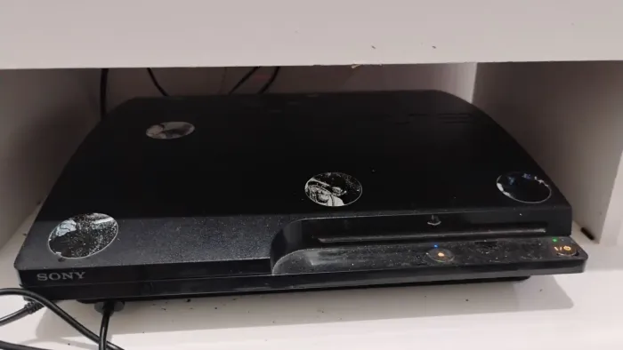 Playstation 3 + jogos + 3 controles e Hen.