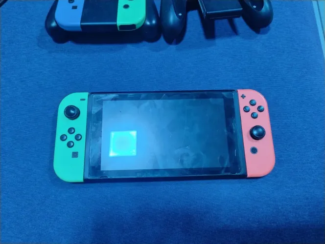 NÃO TROCO - Nintendo Switch 32Gb + 4 Joycons