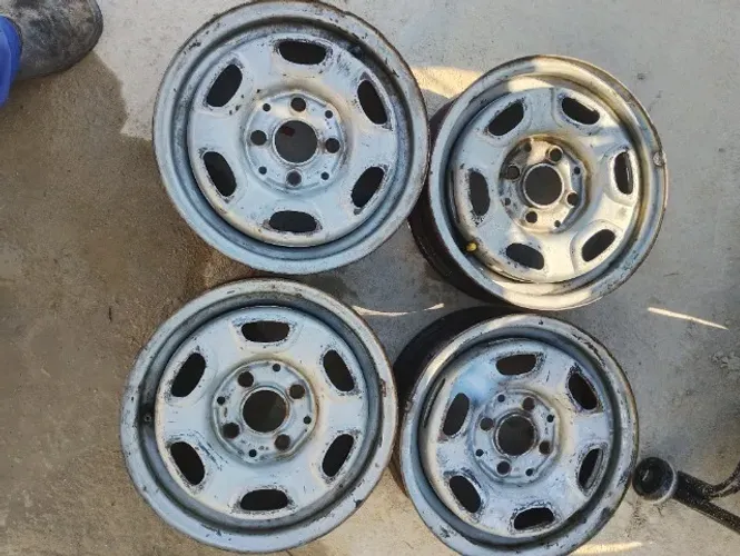 Jogo de rodas aro 13 da Volkswagen 