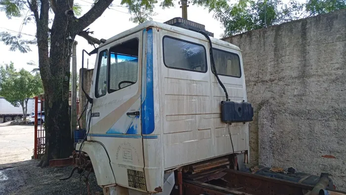 Gabina caminhão Mercedes 1418