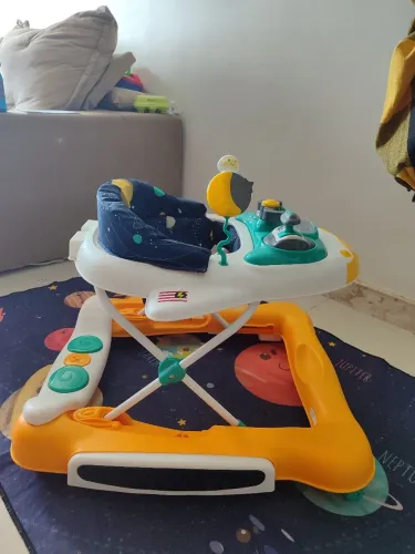 Andador Safety 1st Spacewalker musical cor laranja