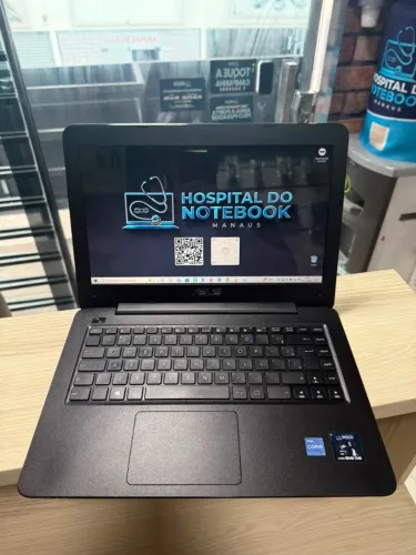 Notebook Asus / i3 / SSD / 8GB / 14"