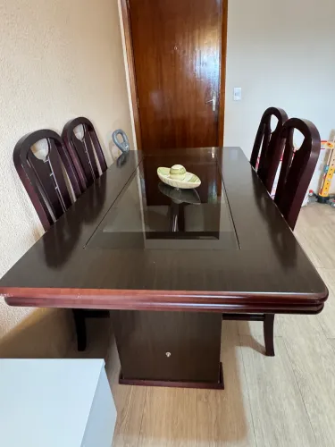 Mesa de Jantar 6 Lugares com Tampo de Vidro