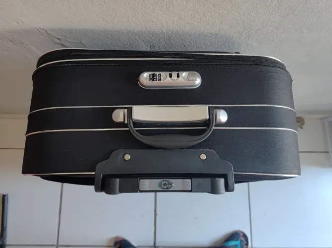 Mala de viagem grande 32 kg preta perfeitas condições