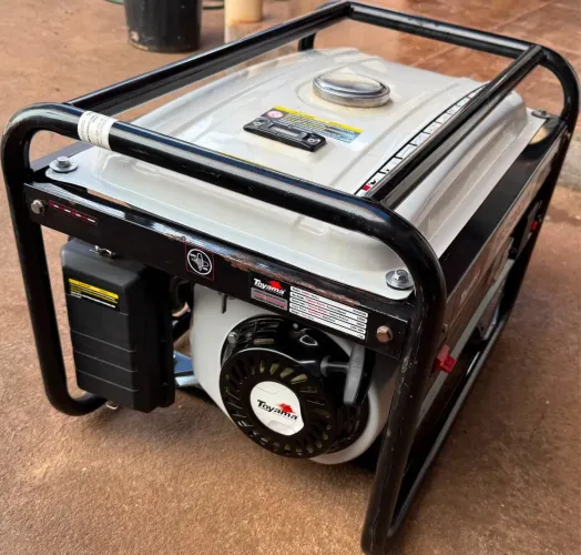 Gerador de Energia Toyama TG2500CXH 220V - Excelente Estado