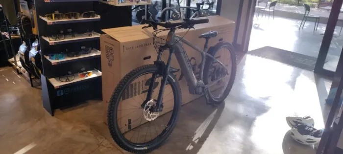 Bicicleta Elétrica Sense Impact E-Trail - Motor e Bateria Shimanos Novos (70Km de uso
