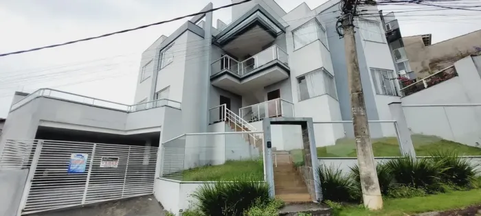 Imóvel para venda possui 120 metros quadrados com 2 quartos em Jardim Amália - Volta Redon