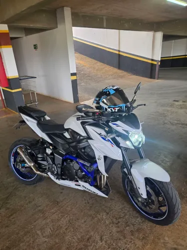 Suzuki GSX-S750 