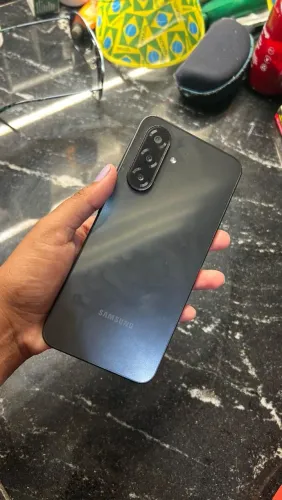 Celular A17, novo