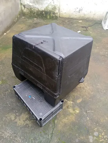 Baú de pizza com garrafeira e suporte