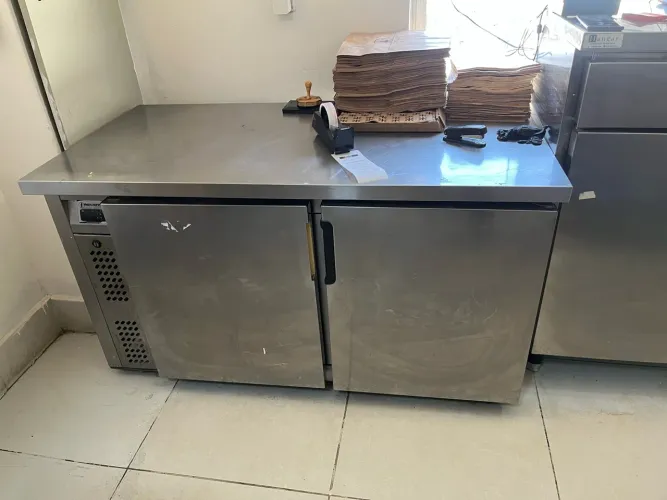 Refrigerador duas portas em inox indusfrio ?MOTOR COM DEFEITO?