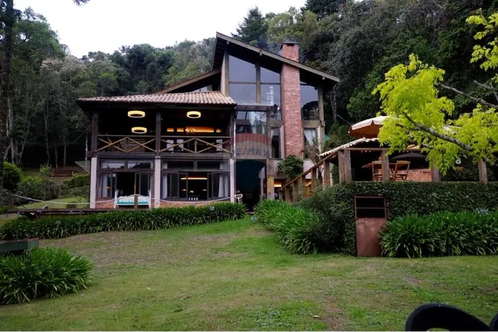 Luxo, Natureza e Exclusividade em Campos do Jordão | Mansão no Condomínio Pedra do Fogo