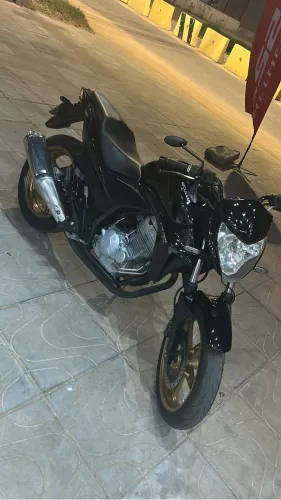 CB 300 2015 segundo dono,moto zero