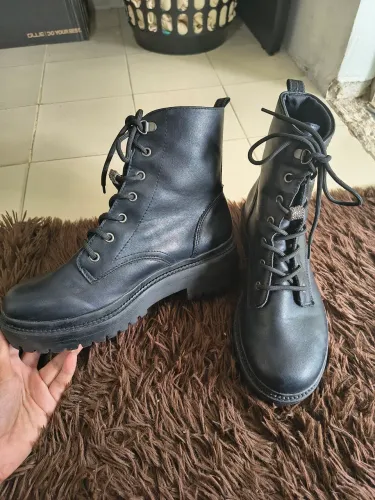 Bota Coturno preta 