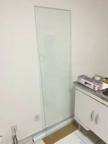 Box com uma de folha de vidro
