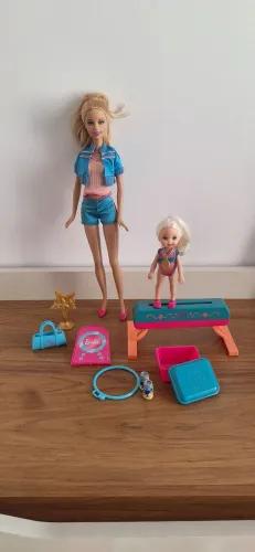 Barbie Treinadora de Ginástica e Aluna Mattel