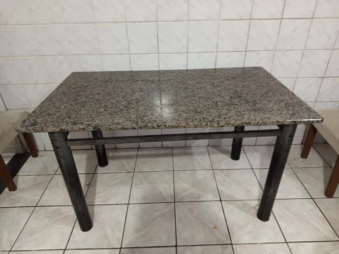 Mesa granito