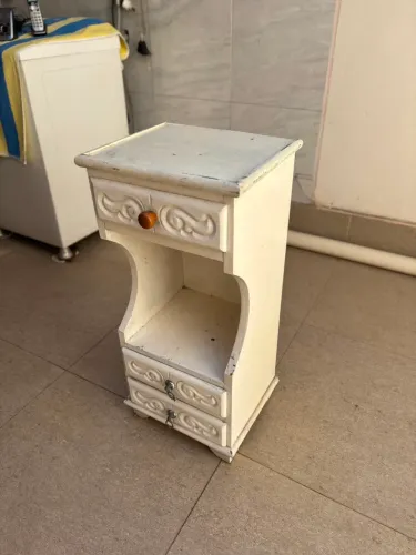 Criado gaveteiro