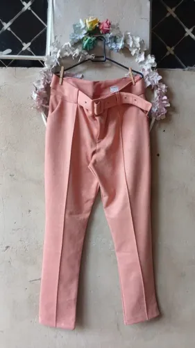 Calça suede feminina