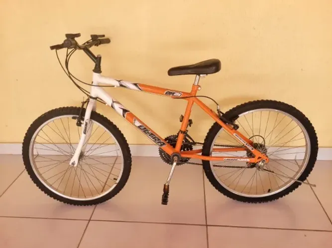 Bicicleta Ultra Bikes Aro 24 Bicolor (Laranja/Branco) - 18 Marchas - Impecável