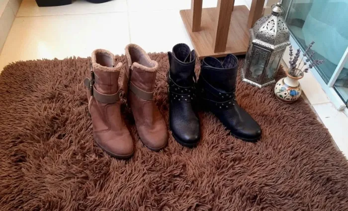  BOTAS FEMININA  EM COURO N:36