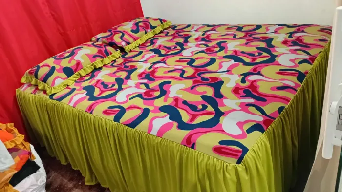 Colcha artesanal com elástico por baixo tecido de qualidade