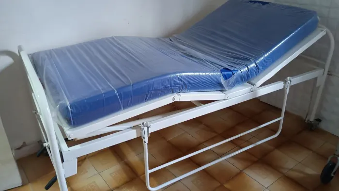 Cama hospitalar de 2 manivela