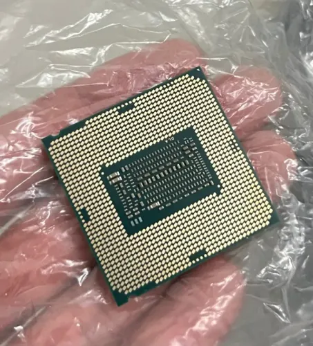  Intel Core i7-9700 srg13