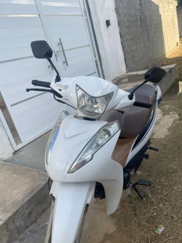 Moto única dona