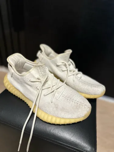 VENDO adidas Yeezy Boost 350 V2 Cream White