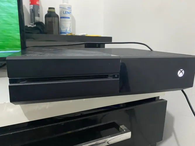 Xbox one na caixa, impecável!
