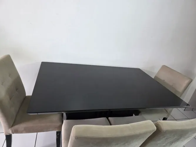 Mesa de Vidro com 4 cadeiras