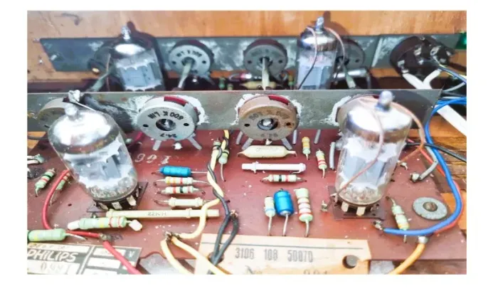 Amplificador Antigo Valvulado 7W