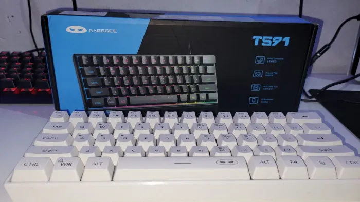 Teclado Gamer MageGee TS91 Branco RGB 60%