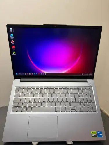 Notebook Lenovo Gamer LOQ - i5-12°Geração - 8GB Ram DDR5- SSD 512GB Nvme - Nvidia RTX 3050