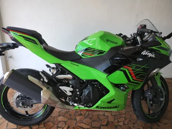 Kawasaki Ninja 400 ano 2023