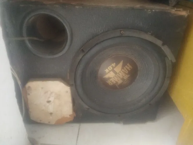 Vende-se alto falante 