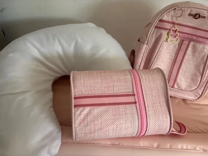 Bolsa para bebê + bolsa térmica de mamadeira + travesseiro de amamentação 