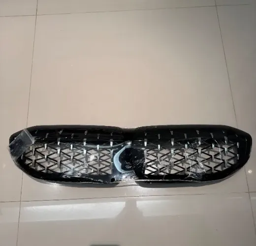Grade dianteira BMW 320i Preta