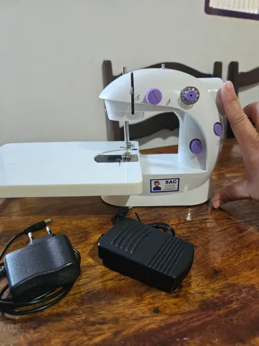 Mini máquina de costura