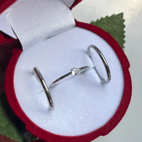 Par de Alianças Abaulado Minimalista 2mm + Solitária Prateado + Caixinha; Namoro,Noivado!
