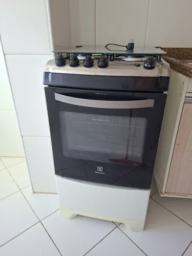 Fogão 4 bocas Electrolux