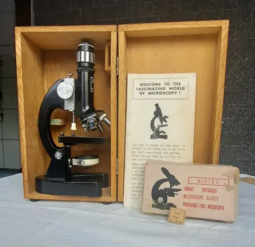 Microscópio Óptico Antigo made in Japan