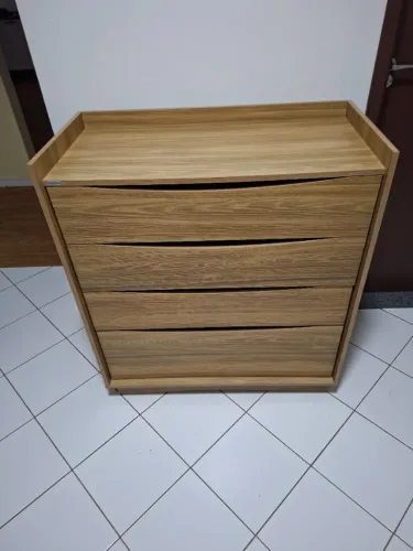 Cômoda pouco usada