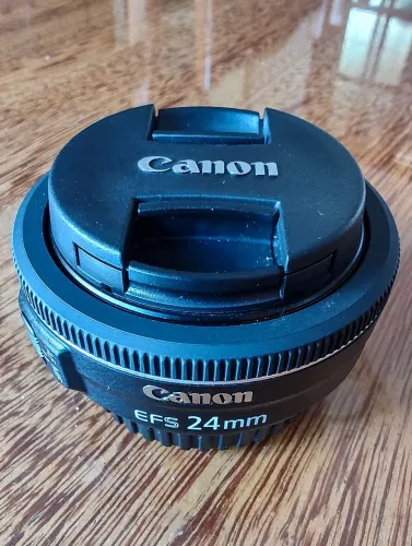 LENTE CANON EF-S 24mm F2.8 STM - ESTADO DE NOVA!!!