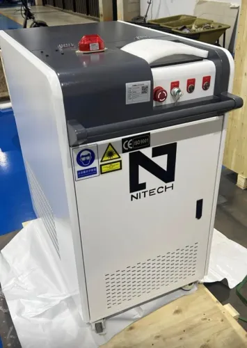 MÁQUINA DE SOLDA A LASER