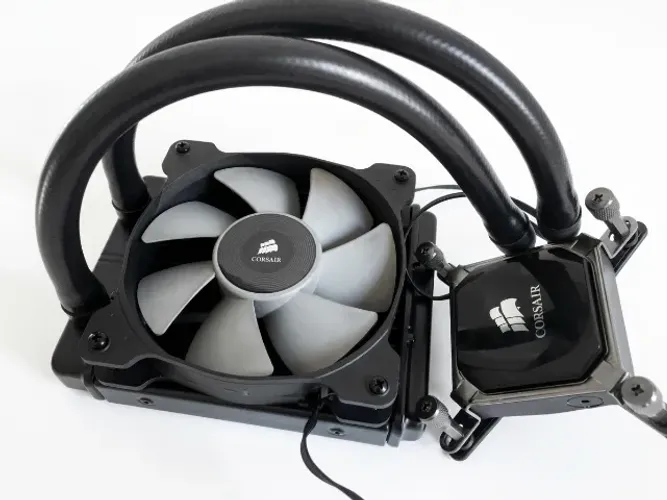 Water Cooler Corsair Hydro Series, 120mm,Preto - CW-9060007-WW