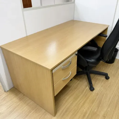 Mesa e Armário para Escritório - Retirar no Local
